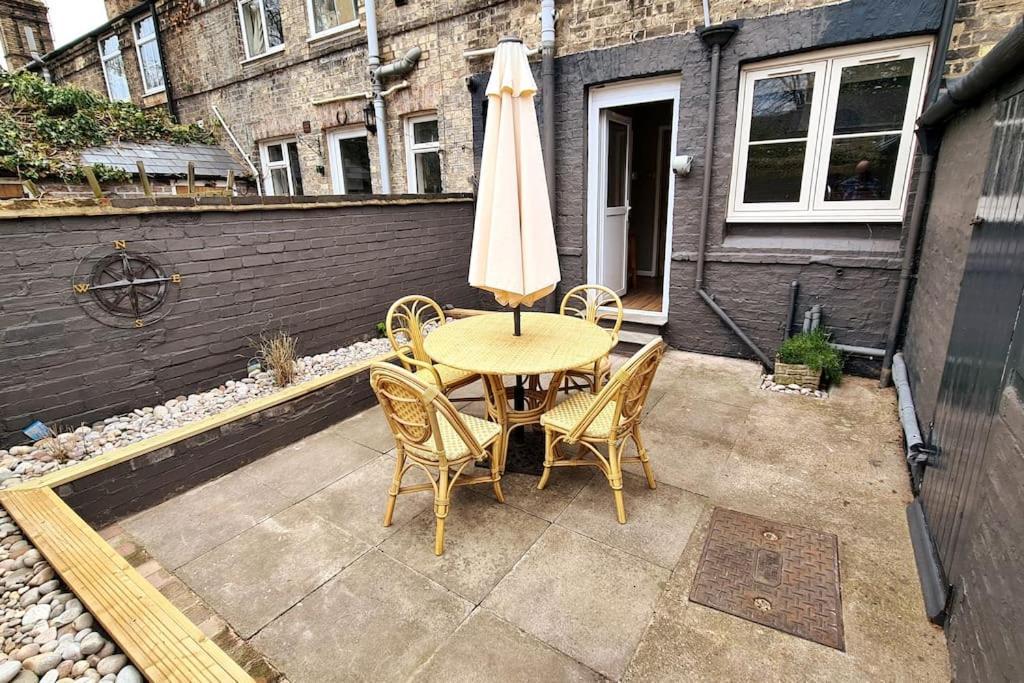 Gorgeous Two Bedroom House In Ely Exterior foto